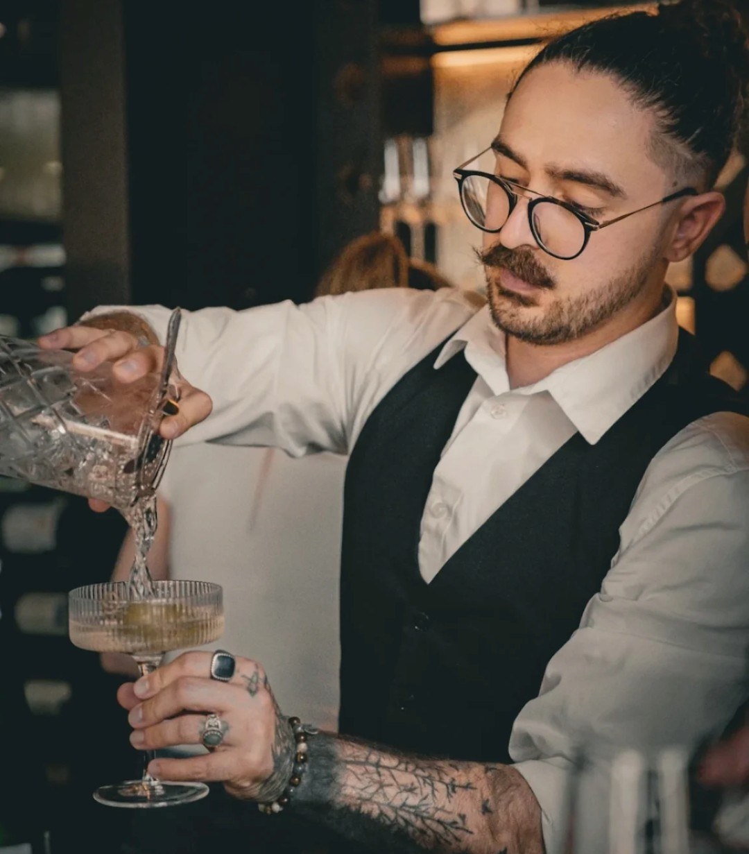 Service au bar : le verse en coupe
